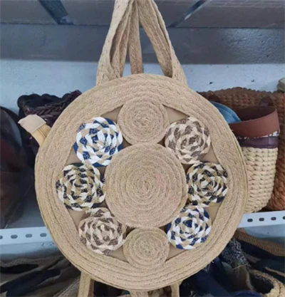 Ümara kujuga naiste õlakott