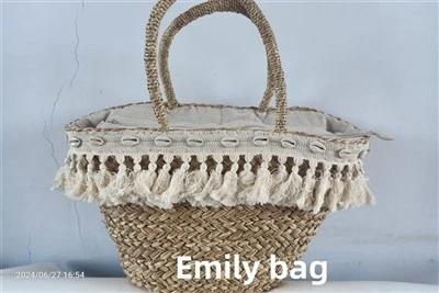Kujundatud naised raffia kotid
